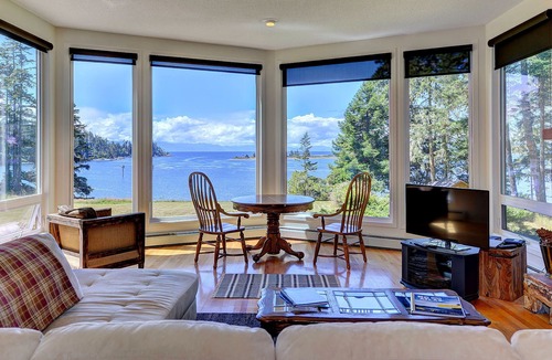 East Sooke House | Oceanfront 3 Bedroom home with Stunning Views