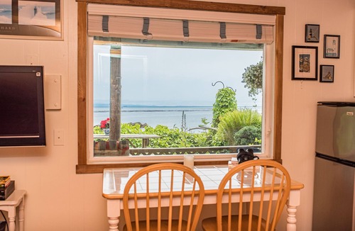 Sekiu Cottage | OceanFront Cottage, Beachwander for miles &/or explore the Olympic National Park