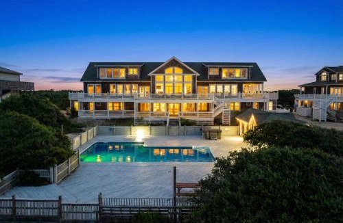 Corolla House | Oceanfront Estate 18BR No Resort Fee Sleeps 40