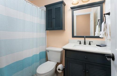 North Topsail Beach Apartment | Oceanfront Luxury at Villa with a View!