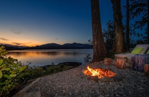 Juan de Fuca Electoral Area House | OCEANFRONT Luxurious Private Retreat on Stunning Sooke Basin!