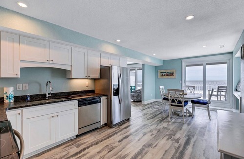 Kill Devil Hills Condo | Oceanfront Penthouse Suite - Pool Views Elevator Endless Views (JY422)
