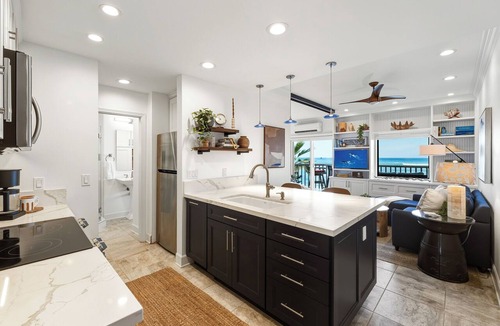 Kahana Condo | Oceanfront Remodeled Studio Pohailani 203 - Lanai Ocean Views - Cold AC