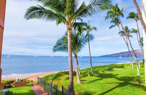 Kihei Condo | OCEANFRONT RESORT- WHALES+LOW WINTER RATES- Kihei Sands Beachfront Condo-B10
