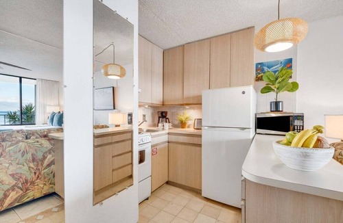 Kahana Condo | OceanFront Studio w Pool -Valley Isle 206