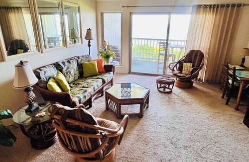 Ualapue Condo | Oceanfront-Tropically Furnished Condo-Comfy