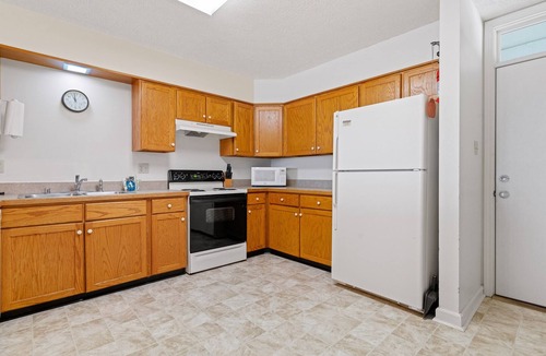 Kill Devil Hills Condo | Oceanside 2 Bedroom Condo at Golden Strand D3