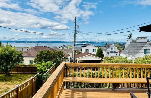 Old Town Apartment | Old Tacoma Victorian Main Floor Duplex Unit
