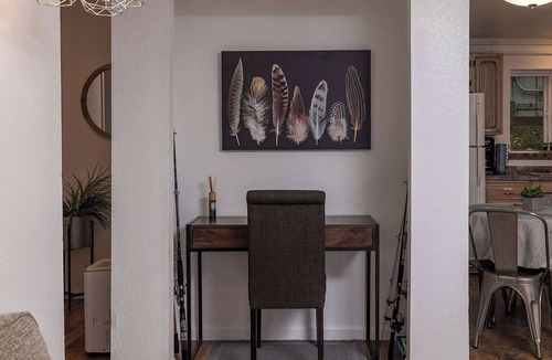 Taku - Campbell Apartment | On the Creek! Anchorage 2BR Hideaway Condo