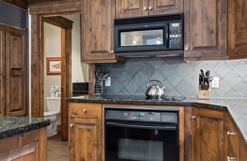 Jackson Condo | Outpost: Grand View 5020 -Fireplace, Elevator, AC!