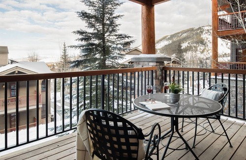Jackson Condo | Outpost: Grand View 5020 -Fireplace, Elevator, AC!