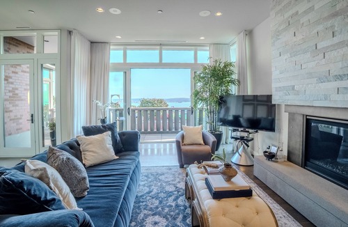 Lower Queen Anne House | Panoramic Skyline View - Luxury Residence