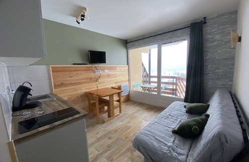 Gresse-en-Vercors Apartment | Panoramic view studio in the heart of Gresse en Vercors