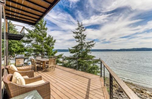 Brinnon House | Paradise Cove Retreat