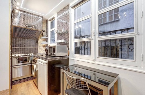 Marais Apartment | Paris Marais Tiny MERRISAS