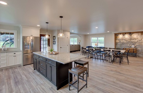 Gordonville House | Patio & Yard: Newly Built Retreat in Ronks!