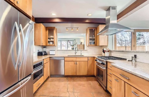 Newlands House | Peaceful 4 BDR Retreat in Boulder