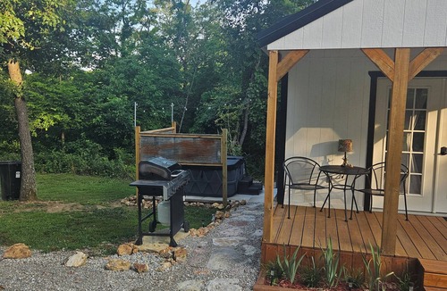 Omaha Cabin | Peaceful Cozy cabin,With Hot tub,Near Branson & Thunder Ridge Arena,and Marina