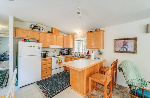 Ardenvoir Cabin | Peaceful Entiat Home: Pets Welcome!