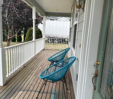 Lynden House | Peaceful Private Room & Bath with AC, Mountain View