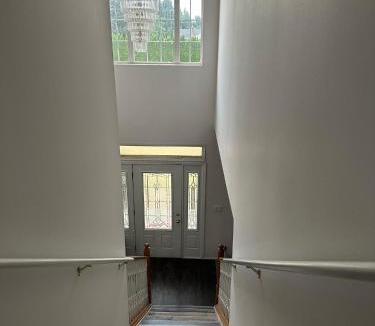 Lynden House | Peaceful Private Room & Bath with AC, Mountain View
