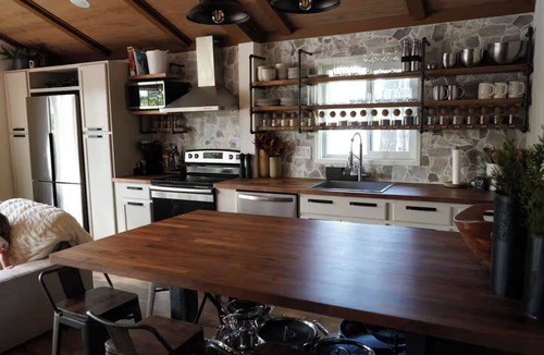 Grapeview Cabin | Peaceful & spacious 9-br cabin property on lovely Mason Lake perfect for groups