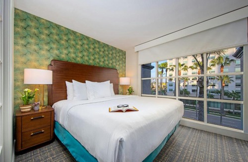 Anaheim Resort Resort | Peacock Suites