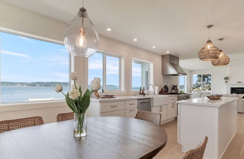 Poulsbo House | Pearl House Beach Retreat