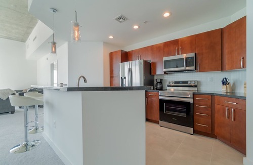 West Palm Beach Condo | Penthouse Condo, minutes from Downtown & from the Beach