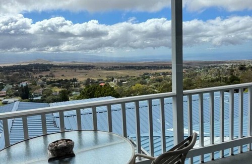 Waimea Apartment | Penthouse Overlooking Waimea Ocean views
