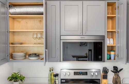 Eastgate House | Perch - 3BR Bellevue Comfort: Parking + Pet Friendly
