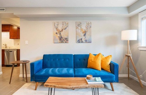 Shoreline House | Perch - Gathering Spot: Spacious 5BR home in Shoreline