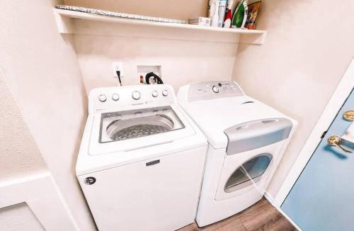 Colorado Springs Villa | Pet Friendly/3 King Beds/Mins to Airport