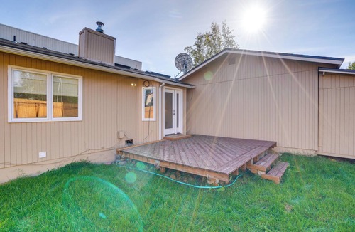 Scenic Foothills Cottage | Pet-friendly Anchorage Home - 8 Mi to Downtown!