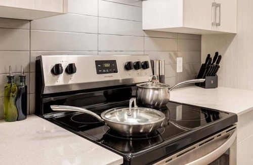 Southwest Calgary Apartment | Pet Friendly Apartment w/Free Underground Parking