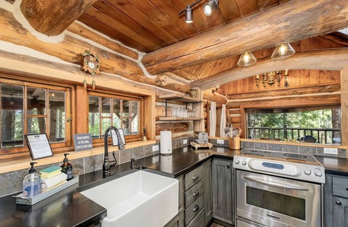 Ardenvoir Cabin | Pet-Friendly Cabin Rental in Leavenworth, WA