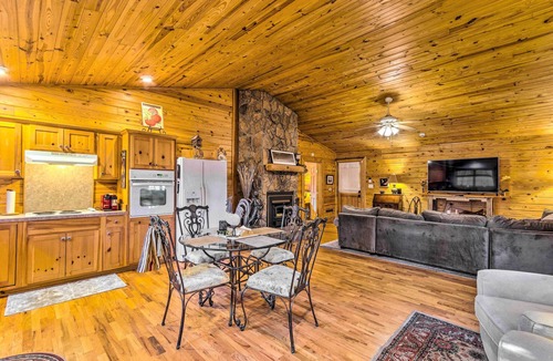 Cabot Cabin | Pet-Friendly Cabot Cabin w/Fenced Yard!