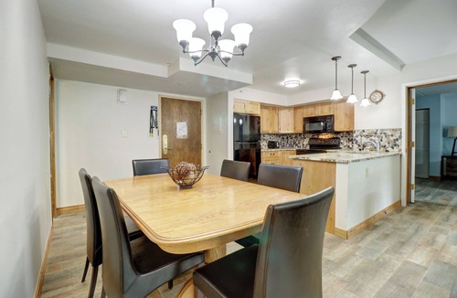 Copper Mountain Village Condo | Pet Friendly, Center Village, Hot tub, MP504