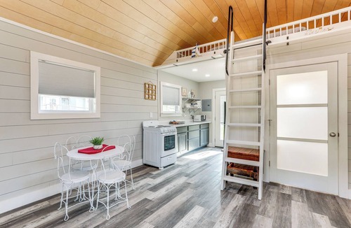 Dogwood Park Apartment | Pet Friendly! Norfork Lake Getaway w/Fire Pit