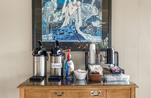 Ocean Shores Condo | Pet Friendly Suite With Pool & Hot Tub Access