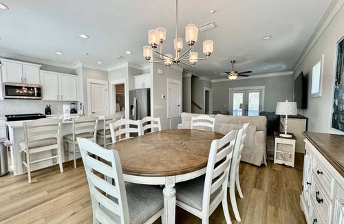 Orange Beach Cottage | Pet Friendly.Turtle's Nest at Summer Salt Sleeps 9