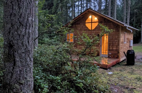 Langley Cabin | Pinewood Cabin - Forest Retreat Near Langley