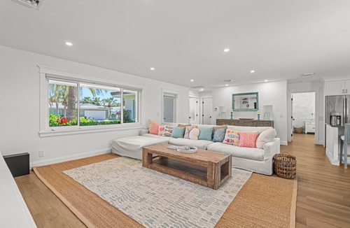 Singer Island House | Pool Home 4-beds, 3-Bath! Walk to the beach!