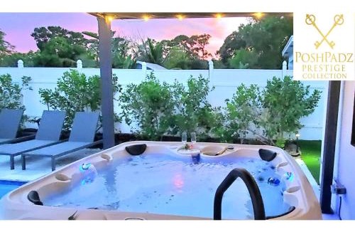 Jupiter Villa | PoshPadz Banyan Villa 3 bedroom Private Pool Jupiter Beach