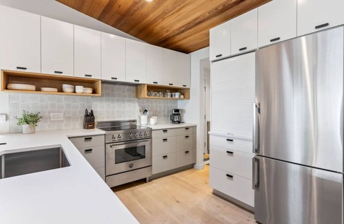 Poulsbo House | Poulsbo Shore Retreat w/Kayaks, SUPs, & Bikes!