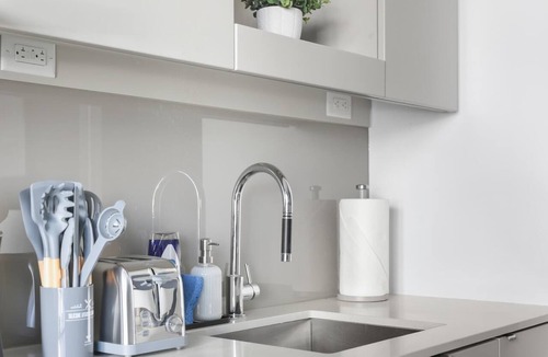 Fashion District Apartment | Premium Central Studio Apartment, Walk to CNTower