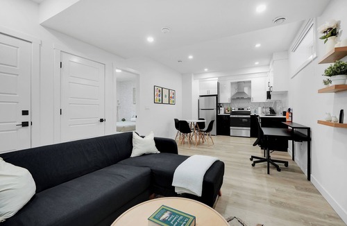 Southwest Calgary Apartment | Private 2 Bed 1 Bath Basement Suite in SW Calgary | Banff Access