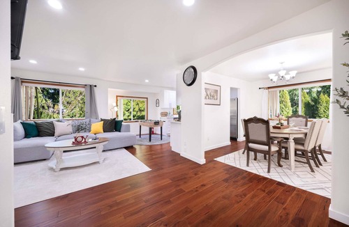 Lynnwood House | Private 3BR Greenbelt in Peaceful Lynnwood