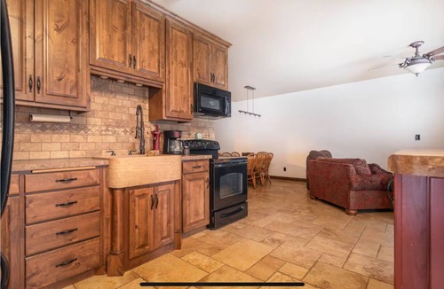 Sauk Centre House | Private 40-Acre Cabin + Indoor Pickleball & Trails