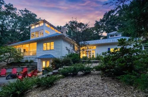 Saugatuck Villa | Private beautiful surrounding hot tub mins to Saug